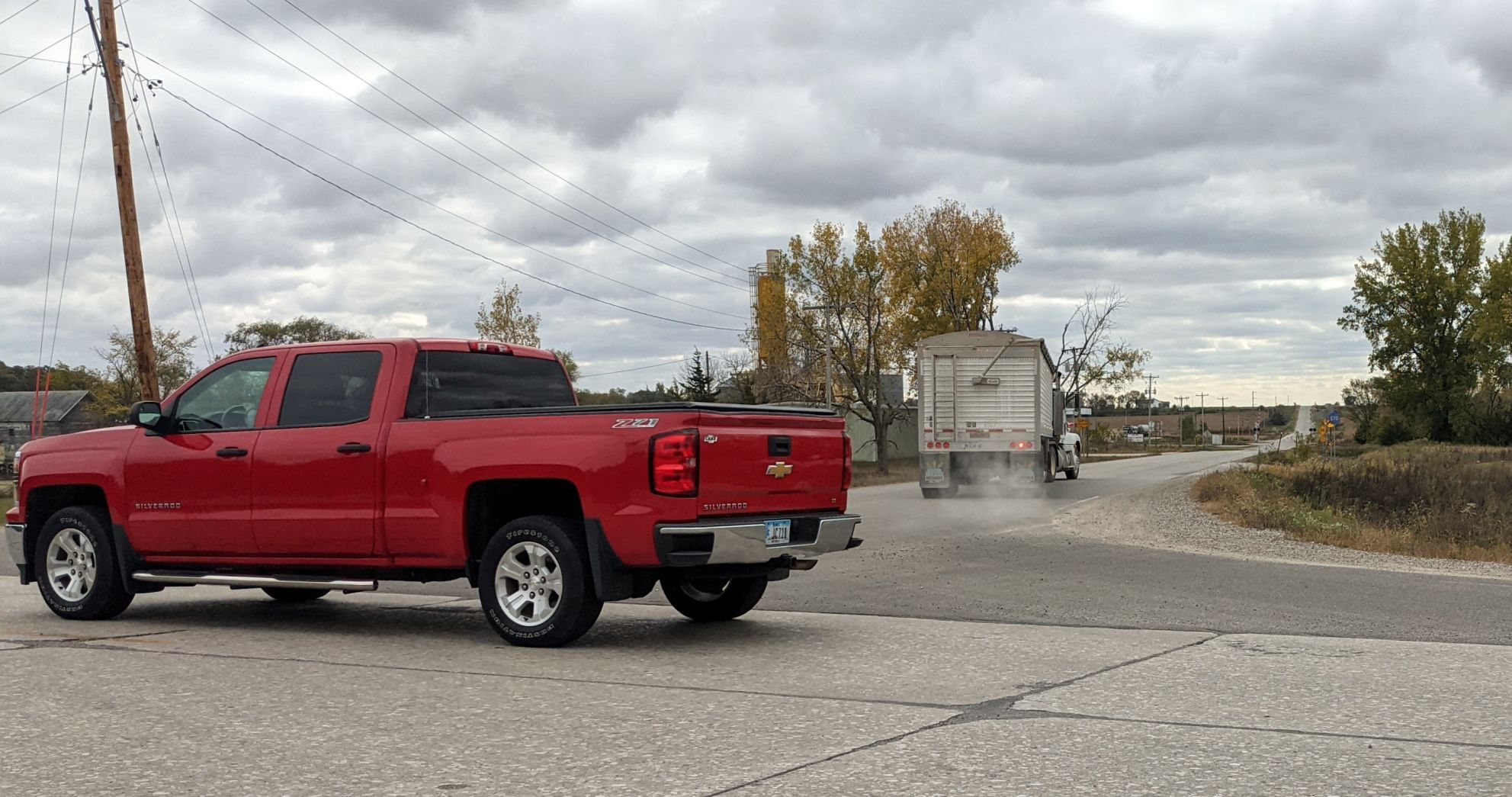 Zinnia Avenue at Highway 122 - truck, semi
